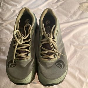 Topo Athletic Women's Mtn Racer 2 Trail